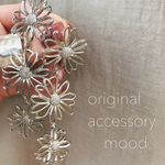  flower gold  large pierce gold/silver