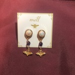 アンティークな蜂のピアス