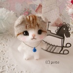 スコティッシュフォールド猫ちゃんと木馬セット　蒼い鈴のペンダント　羊毛フェルトハンドメイド 