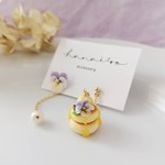 【再販】ビオラの蜂蜜がけパンケーキとパールの ピアス/ イヤリング＊ ミニチュア