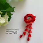 【七五三】小さな玉バラのヘアクリップ (赤)