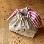 うさぎお弁当袋Ｍ赤ストライプ　※定形外無料 / 雑貨 布小物 動物 子供 入園 入学  キッズ プレゼント お祝い
