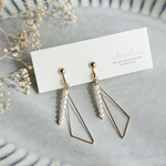 大人上品☆パール×トライアングルピアス／イヤリング☆シンプル