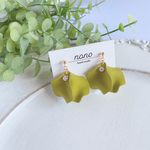 グリーンティーマット花びらとジルコニアピアス/イヤリング/サージカルステンレス nonoacs