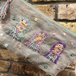 アマビエさんの刺繍ファスナーポーチ♪横20㎝（再販無し作品）