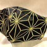 SALE! 金襴　金糸で豪華！黒にゴールド麻の葉　和柄　立体型マスク　インナーポケット有り　LLサイズ　メンズ　レディース大