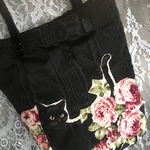 猫と薔薇アップリケ黒モアレパッチワークバック