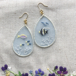 オーガンジー刺繍　海の中　泳ぐ魚のピアス/イヤリング