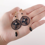 黒い十字架のオーガンジー刺繍イヤリング/ピアス