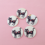 ドイツ製輸入ボタン / 真珠層ボタン / パールボタン / ネコ柄ボタン - 5個セット  ＊黒ねこ＊  