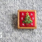 クリスマスツリーのブローチ