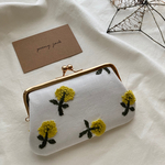 新作♩仕切りがま口♩skip ホワイトで✨ミナペルホネンの生地を使用して