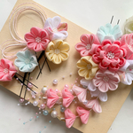ritcha様専用ご依頼品　　❁つまみ細工髪飾り　淡い小花の花束　パールガーランド