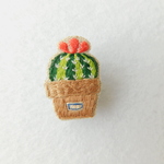 刺繍  ブローチ  サボテン