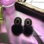 孔雀ピアス 〜黒〜  ビーズ刺繍ピアス