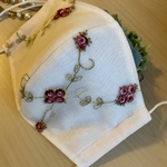 人気❤️バラ柄が豪華ながらも可憐な刺繍レースマスク✨ウエディングマスク✨ドレスマスク★フィルター内蔵！