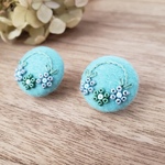 ブルーグリーンのフェルトに秋色紫陽花のリースブーケ刺繍　イヤリング/ピアス