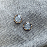 シルバーラメの一粒ピアス(イヤリング可)