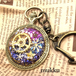 《プレゼント企画対象》《最終値下げ》煌めく雪化粧と歯車♡レジン キーホルダー