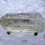 水晶原石 ( 最大約34㎜×11㎜ ) の帯留め