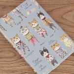 【文庫本】ゴムバンド栞付ブックカバー★おしゃれ 猫 服を着たネコ★ブルー
