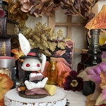 HELLOWEEN🎃魔法使いウサギのフィギュア♪