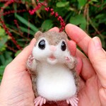 羊毛フェルト エゾモモンガ「あのね」