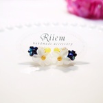 フラワービジューピアス