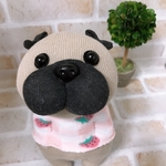 ぽっけに手　パグ　ぬいぐるみ