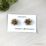 刺繍糸の小さな花ピアス　