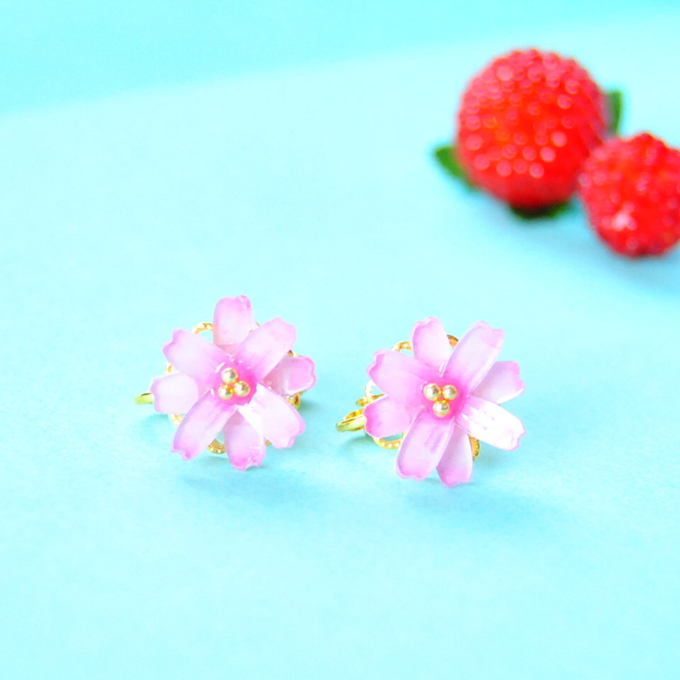 新色追加！✿ 雨の日のゆらり紫陽花のイヤリング / ピアス