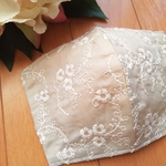 【新作❤️】秋におすすめ　リネン　グレージュ　お花　秋用マスク　刺繍　刺繍マスク　マスク　秋　おしゃれマスク　秋マスク　結婚式　大人用マスク　ローン生地　コットンローン　