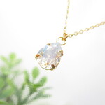 サージカルステンレスチェーン　シンプルな雫ペンダント（スワロフスキー・クリスタルムーンライト）