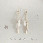 揺れる真鍮のトライアングルのピアス　イヤリング変更可能