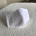 コットンボイル花柄刺繍生地のラインストーン付き立体マスク