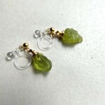 【在庫一掃セール】ペリドット鉱物原石 イヤリング / 一点ものハンドメイド天然石アクセサリー