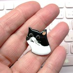 七宝焼・ハチワレねこのピンバッジ