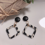 レザー風ブラックカボションとレオパードスクエアパーツのピアス♡イヤリング