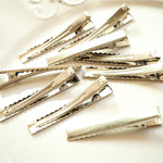 ¥380☆【10個セット】お得なシルバーのヘアクリップ