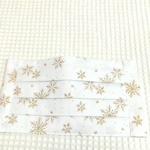 プリーツマスク☆雪の結晶☆ゴールドラメ☆薄手☆ノーズワイヤー入り！☆洗える手作りマスク☆ダブルガーゼ☆