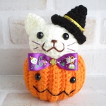 ハロウィン・カボチャ猫ダルマ（置き型）【白猫】