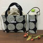 jn9380ja7395様専用ページ♡　洗える！保冷お弁当用バッグ　ペットボトルケース　サークルフラワー　ブラック