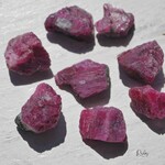 天然石ルビー(ミャンマー産)大きめ原石 約6g分詰合せ 約8～15mm 穴なしさざれ石 紅玉7月誕生石赤色ラフロックピンクレッド鉱物鉱石[sa-201009-02]
