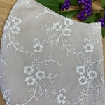 🍁秋にお勧め🌸刺繍生地お洒落マスク🌸