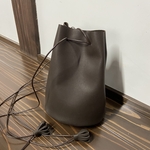 巾着バッグ　レザー