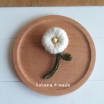 丸い花の刺繍ブローチ　《秋冬》　白