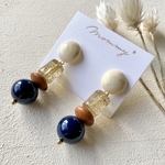 white×navy natural 大ぶりピアス・イヤリング