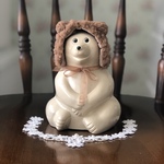 しろくま貯金箱　たまには茶色い毛皮に憧れちゃうファーのお帽子