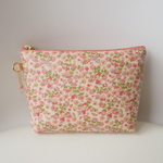◇◆Special Price◆◇LIBERTY　Rivendell　リベンデル 　ピンク系　縮小柄　ビニコの中布・ポケット・マチ付きポーチ　◆メイクポーチ　小物整理に