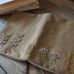 文庫本　うつろい。　手刺繍　ブックカバー　マロン色